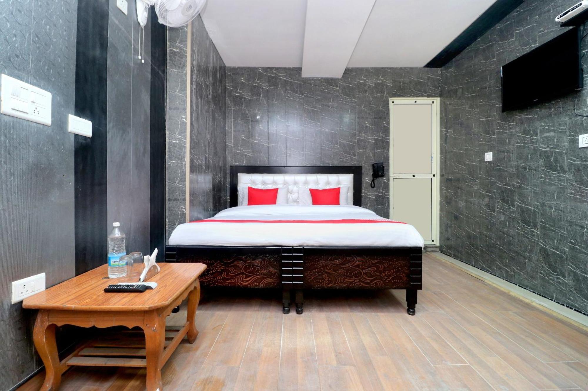 Oyo Hotel Aryan Plaza Chandīgarh Exterior foto